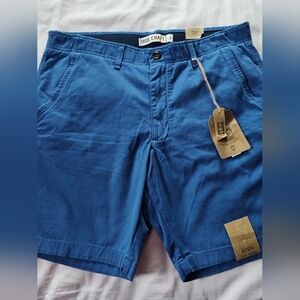 True Craft (NWT) Men's Chino Shorts.  Size 36W. Inseam 9".
